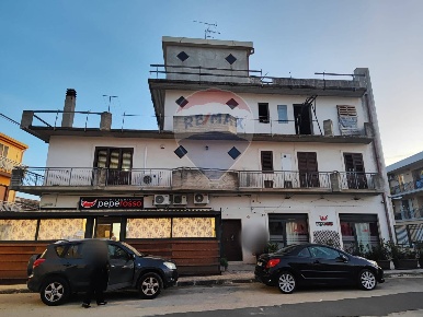 Foto Appartamento in Via Mariano Pinnone 148, Floridia di 250 m² in vendita