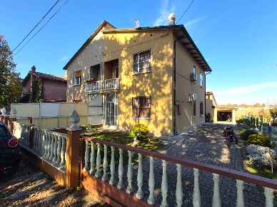 Foto Villa bifamiliare in Via Argine Po, Vigarano Mainarda di 182 m²