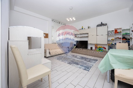 Foto Appartamento in via Perugino, Pioltello Centro di 72 m² con 2 locali