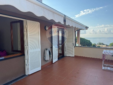 Foto Appartamento in via delle ginestre, Varazze Sant'Ambrogio di 71 m²