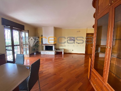 Foto Appartamento in via Sicilia, Montecorvino Pugliano di 100 m²