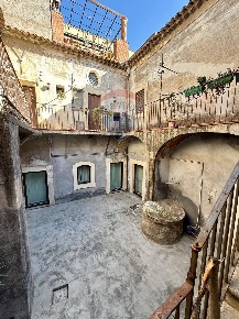 Foto Appartamento in Via Purita', Catania Centro Storico di 65 m²