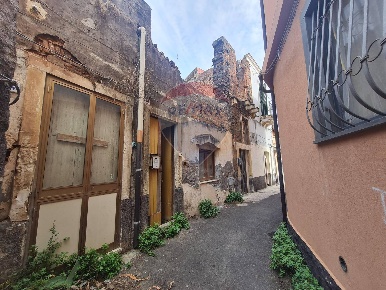 Foto Casa indipendente in Via Guglielmo, Catania Borgo di 130 m² in vendita