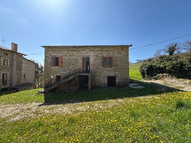Foto Rustico in Loc. Paradiso, Assisi di 280 m² con 7 locali in vendita