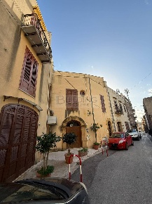 Foto Appartamento in Via Giuseppe La Farina, Castelvetrano Centro di 90 m²