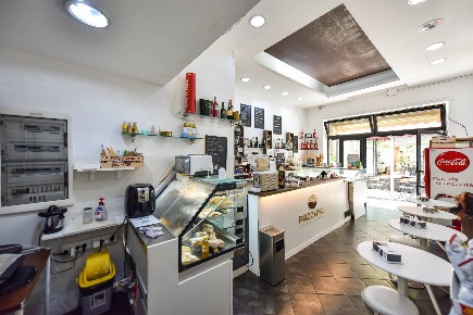 Foto Attività commerciale in Corso Montello, Collegno Borgata Paradiso Sud