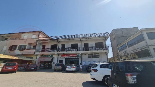 Foto Locale commerciale in Via Scaffa, Arpino di 525 m² con 7 locali