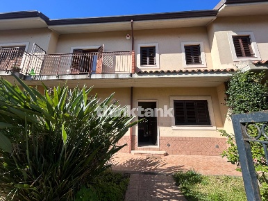 Foto Villa a schiera in Via Federico de Roberto, San Gregorio di Catania