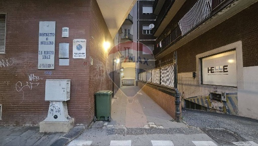 Foto Box a Avellino Emanuele II, C. Colombo, Morelli e Silvati di 19 m²
