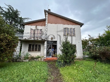 Foto Villa singola in PIAZZA VITTORIA, Povegliano Centro di 350 m²
