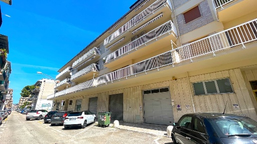 Foto Box in Via Machiavelli, San Benedetto del Tronto Centro di 18 m²