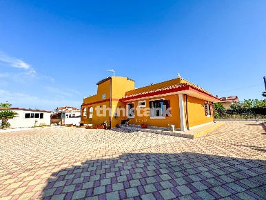 Foto Villa singola in Via  Capuana, Melilli Città Giardino di 150 m²