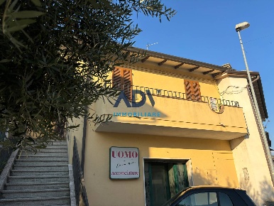 Foto Appartamento in Via Sacro Tugurio, Assisi di 88 m² con 3 locali