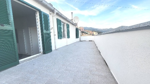 Foto Attico in Via Bobbio, Genova Staglieno di 73 m² con 6 locali