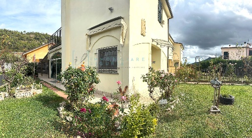 Foto Villa a schiera in via scogliaira, Ortovero Centro di 150 m²