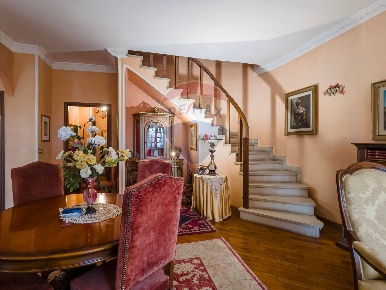 Foto Case semi ndipendenti in via galileo galilei, Bruino di 242 m²