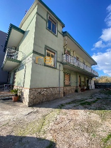 Foto Appartamento in Via Don Minzoni, Montecorvino Rovella Centro di 130 m²
