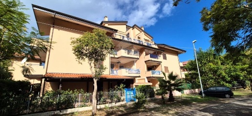 Foto Appartamento in Via Pegaso, Pizzo di 81 m² con 3 locali in vendita