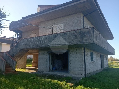 Foto Villa unifamiliare in VIA STRADONE, Santi Cosma e Damiano di 240 m²