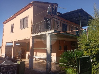 Foto Villa unifamiliare in VIA STRADONE, Santi Cosma e Damiano di 180 m²