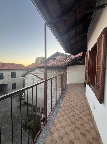 Foto Appartamento in Via Sant'Antonio 11, Gorla Minore di 55 m² in vendita
