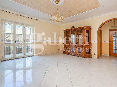 Foto Appartamento in Italia, Villaricca di 120 m² con 4 locali in vendita