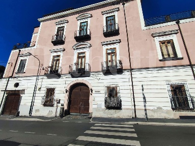 Foto Appartamento in Via DALBONO 11, Portici di 330 m² con 8 locali