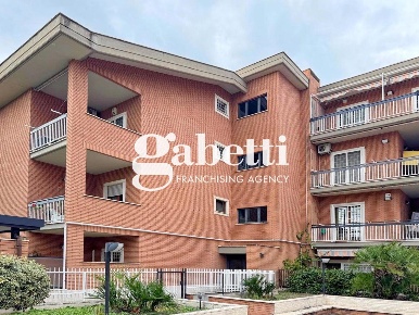 Foto Appartamento in Via NICANDRO 30, Roma Tor Sapienza - La Rustica