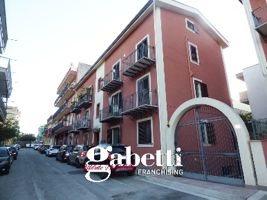 Foto Appartamento in Via Boccaccio 4, Bagheria Centro di 97 m² con 3 locali