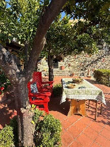 Foto Villa unifamiliare in Via Adelasia, Alassio di 208 m² con 8 locali