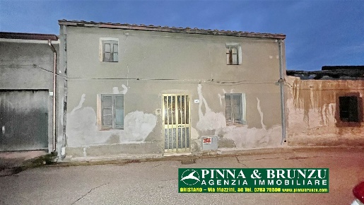Foto Villa a schiera in Jenne 49, Tramatza di 120 m² con 6 locali