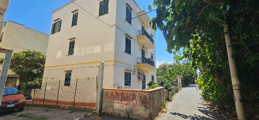 Foto Appartamento a Messina Ganzirri di 135 m² con 5 locali in vendita