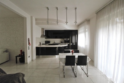 Foto Appartamento a Certaldo Zona Mensa, Via Toscana di 190 m² con 6 locali