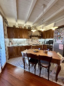 Foto Attico a Usmate Velate Velate di 108 m² con 3 locali in vendita