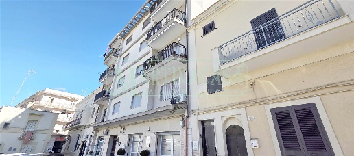 Foto Appartamento in Via Delle Mura, Crispiano di 154 m² con 4 locali