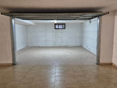 Foto Garage in Via Tolmino 1/B, Foligno Viale Firenze, Paciana di 30 m²