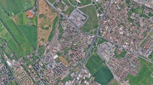 Foto Negozio in Via Cinquefrondi, Roma Anagnina di 144 m² con 1 locali