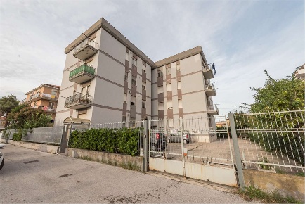 Foto Appartamento in VIA LAGO DI PIEDILUCO 5, Pescara Tiburtina di 112 m²