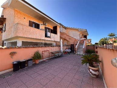 Foto Appartamento in VIA DELL'ORSA MAGGIORE 83, Ardea Colle Romito di 96 m²