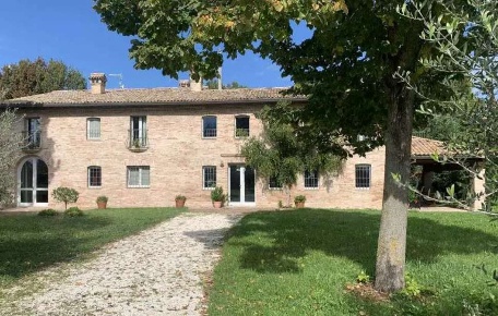 Foto Villa unifamiliare in Via Erbosa, Ravenna San Zaccaria di 482 m²