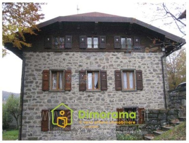 Foto Appartamento a Abetone Cutigliano di 194 m² con 10 locali all'asta