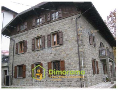 Foto Appartamento a Abetone Cutigliano di 97 m² con 5 locali all'asta