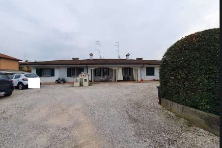 Foto Appartamento in Via Fornace, Pordenone Torre di 144 m² con 6 locali