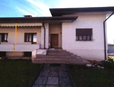 Foto Casa indipendente in Località Cimetta, Codognè Centro di 295 m²