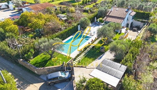 Foto Villa unifamiliare a Cecina di 116 m² con 6 locali in vendita