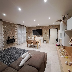 Foto Appartamento in Via Michele di Giesi, Bari di 83 m² con 3 locali