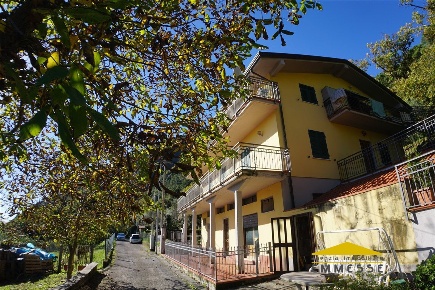 Foto Casa indipendente a Massa San Carlo - Antona di 125 m² con 5 locali