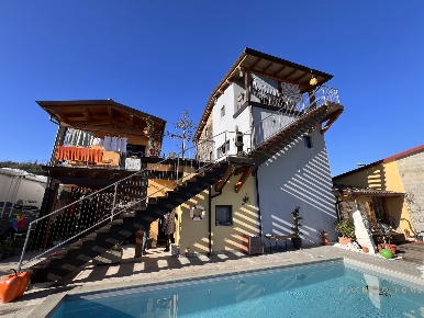 Foto Case semi ndipendenti a Mulazzo di 205 m² con 9 locali in vendita