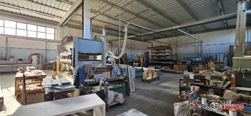 Foto Capannone industriale a Monteriggioni di 760 m² con 5 locali