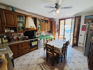 Foto Villa singola in VIA ORTONA, Ravenna Classe di 200 m² con 10 locali